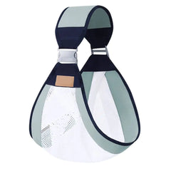 حاملة الطفل على الكتف